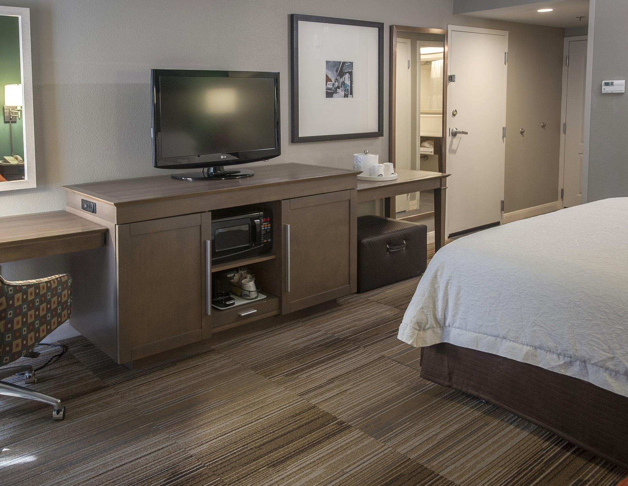 Hampton Inn New Orleans/St.Charles Ave Eksteriør billede