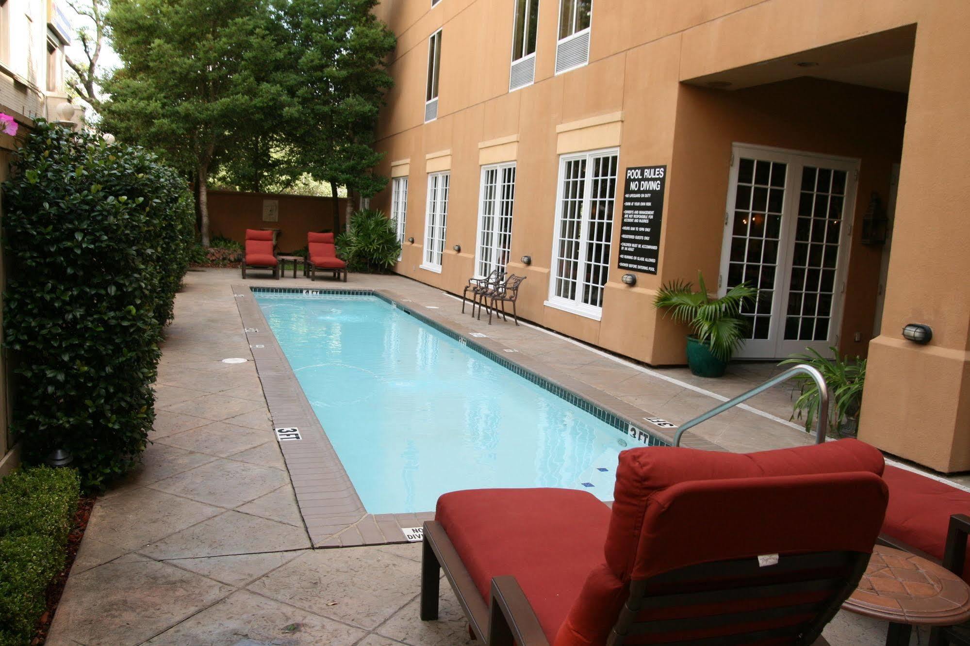 Hampton Inn New Orleans/St.Charles Ave Eksteriør billede